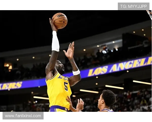 湖人逆转勇士引爆全场新援表现成最大亮点球队前景看好势头强劲